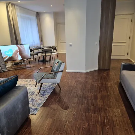 The Double For 6 Person In The Center Апартаменти *